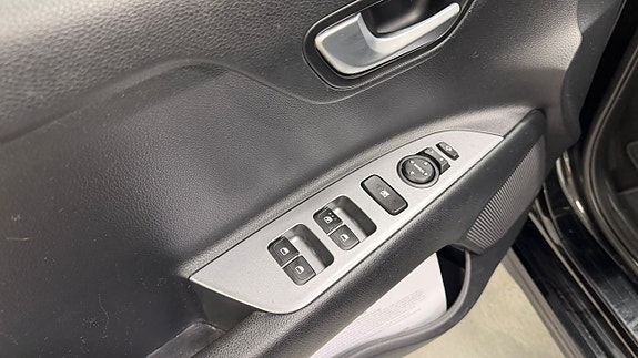 Kia Rio 8 of 10