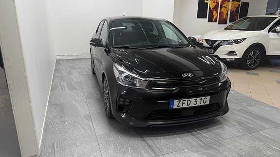 Kia Rio 4 of 10