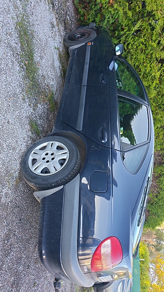 Toyota Avensis 2 of 4