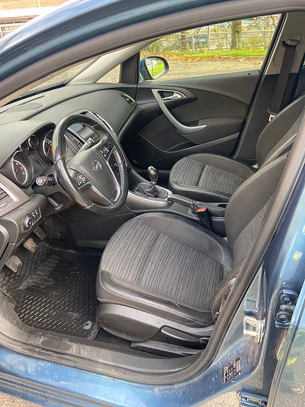 Opel Astra 8 of 15