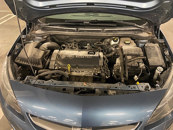 Opel Astra 9 of 15