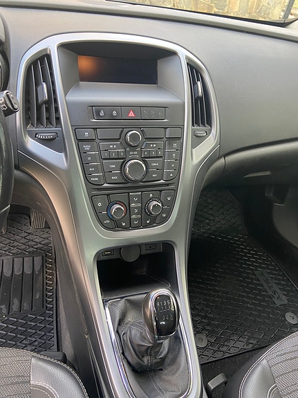Opel Astra 2 of 15