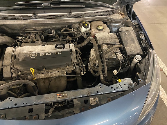 Opel Astra 10 of 15