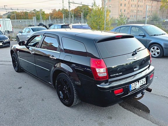 Chrysler 300C 8 of 23