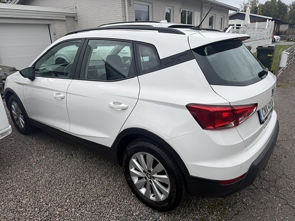 Seat Arona 3 of 3