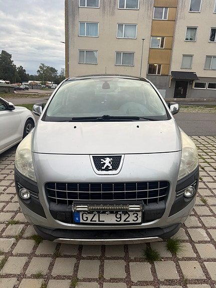 Peugeot 3008 3 of 9