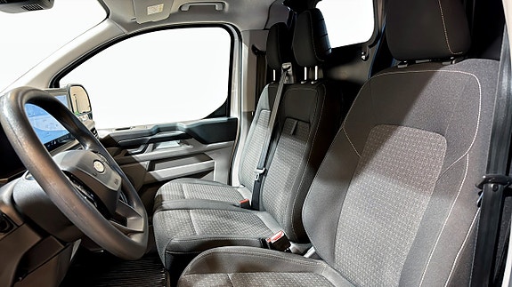 Ford Transit Custom 8 of 19