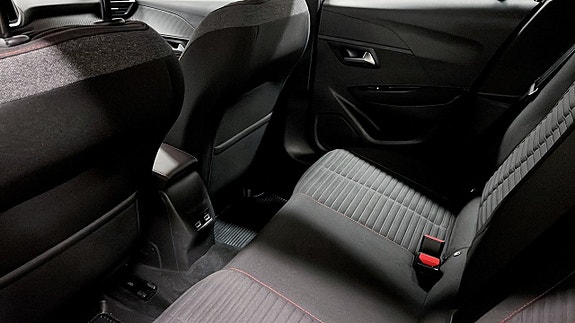Peugeot e-208 11 of 21