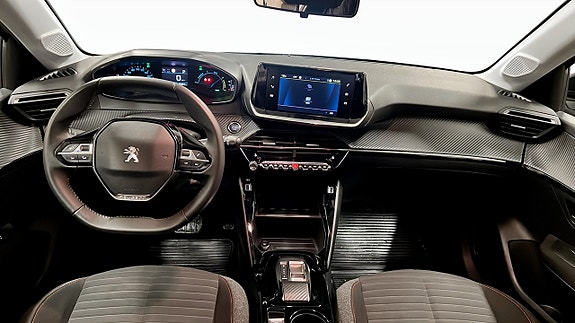 Peugeot e-208 10 of 21
