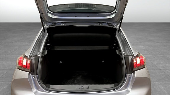 Peugeot e-208 12 of 21
