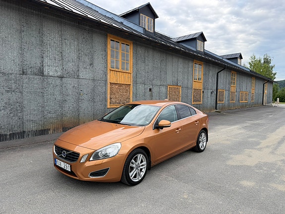 Volvo S60 3 of 9