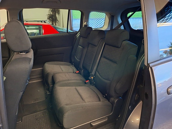 Mazda 5 4 of 5