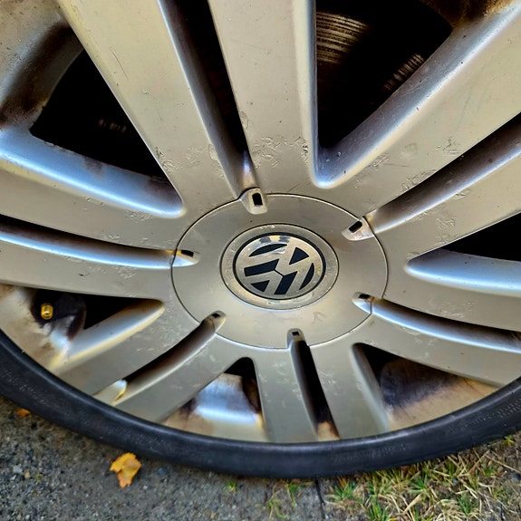 Volkswagen Passat 12 of 15
