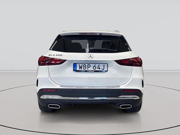 Mercedes-Benz GLA 200 8 of 30