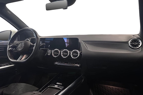 Mercedes-Benz GLA 200 16 of 30