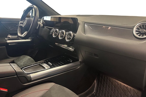 Mercedes-Benz GLA 200 18 of 30