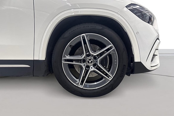 Mercedes-Benz GLA 200 26 of 30