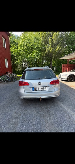 Volkswagen Passat 3 of 6