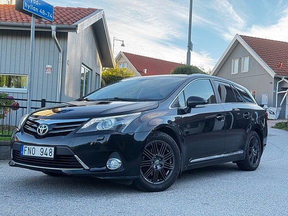 Toyota Avensis 2 of 10
