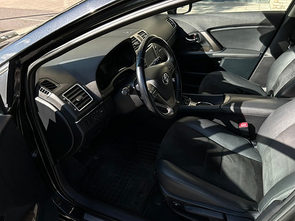 Toyota Avensis 8 of 10