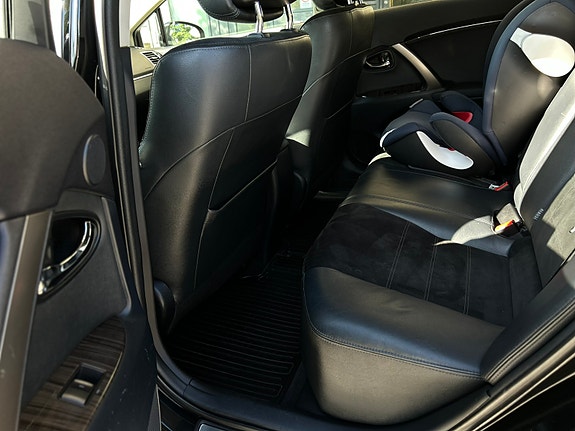 Toyota Avensis 9 of 10