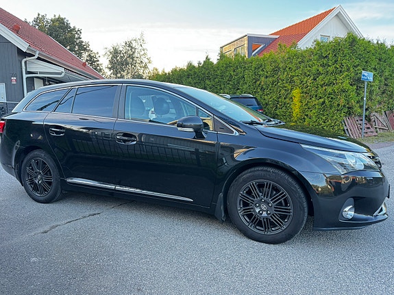 Toyota Avensis 5 of 10