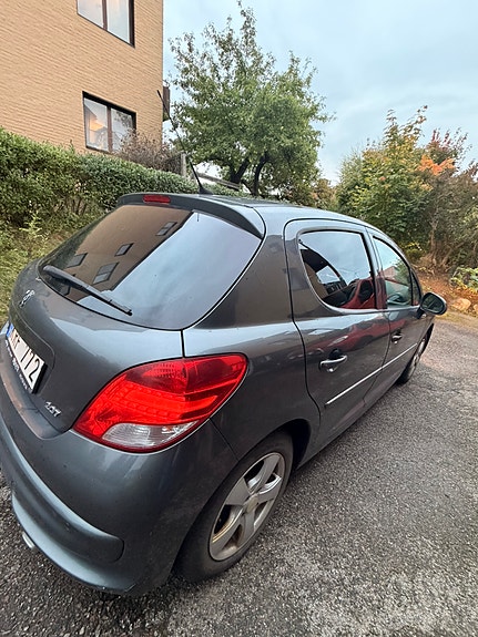 Peugeot 207 4 of 9