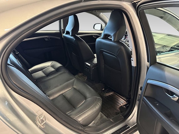 Volvo S80 11 of 17