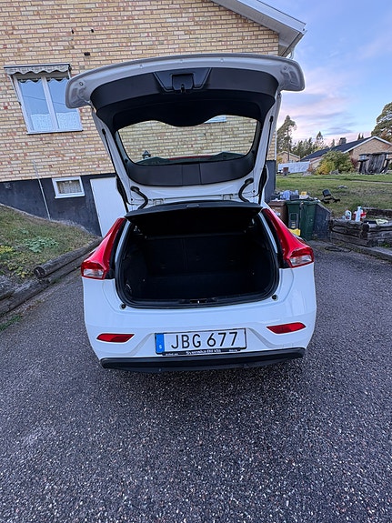 Volvo V40 10 of 11