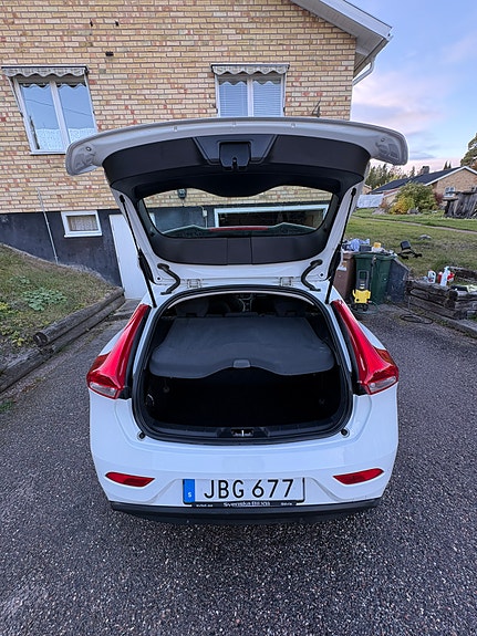 Volvo V40 11 of 11