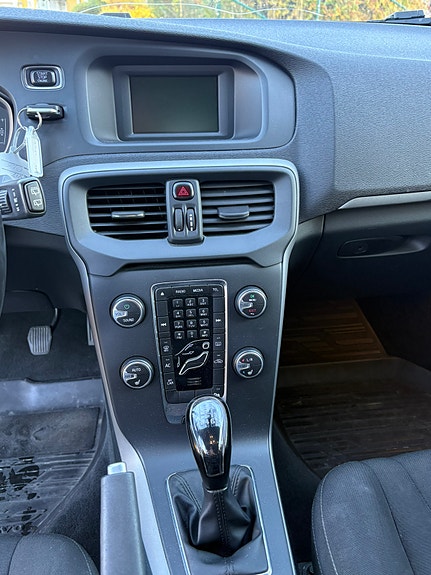 Volvo V40 7 of 11
