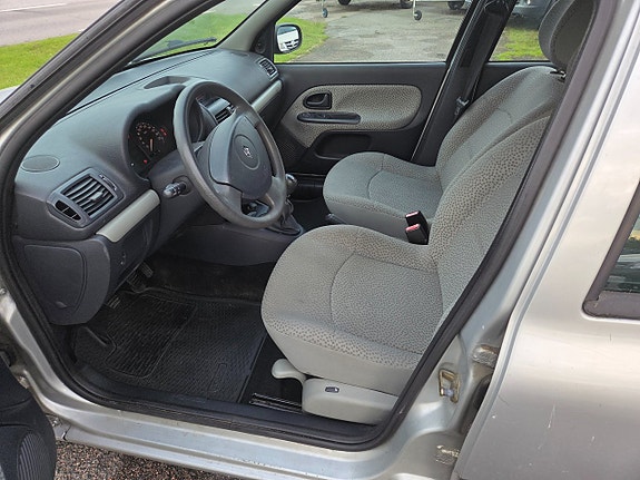 Renault Clio 5 of 6