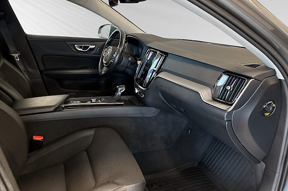 Volvo V60 10 of 25