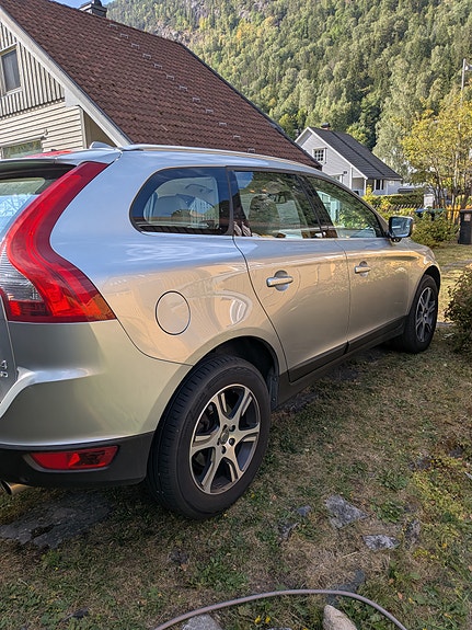 Volvo XC60 5 of 30