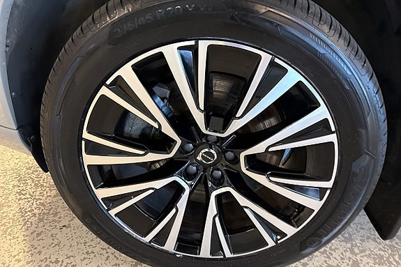 Volvo XC90 14 of 29