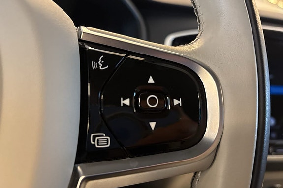 Volvo XC90 26 of 29