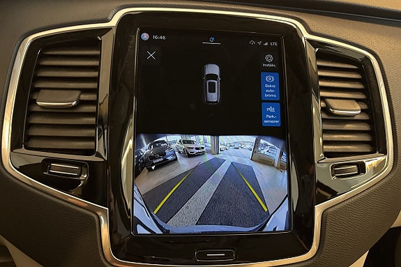 Volvo XC90 29 of 29