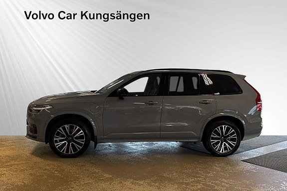 Volvo XC90 3 of 29