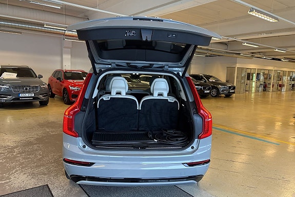 Volvo XC90 16 of 29