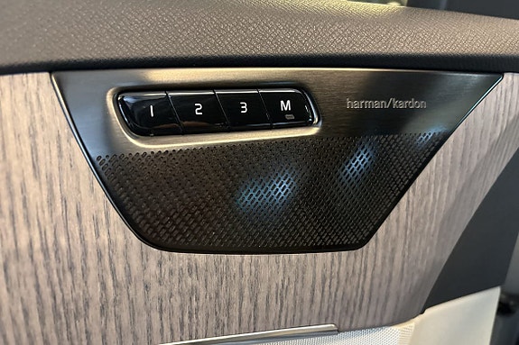 Volvo XC90 22 of 29