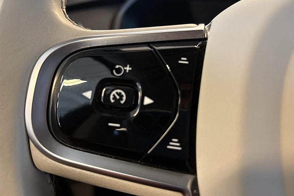 Volvo XC90 27 of 29