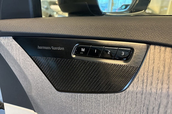 Volvo XC90 21 of 29