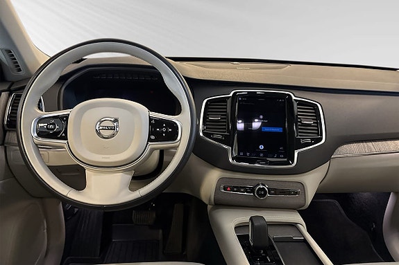 Volvo XC90 9 of 29