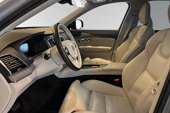 Volvo XC90 7 of 29