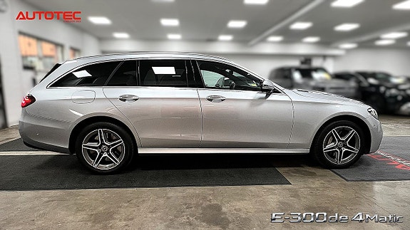 Mercedes-Benz E300 4 of 26