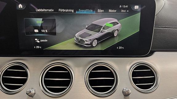 Mercedes-Benz E300 13 of 26