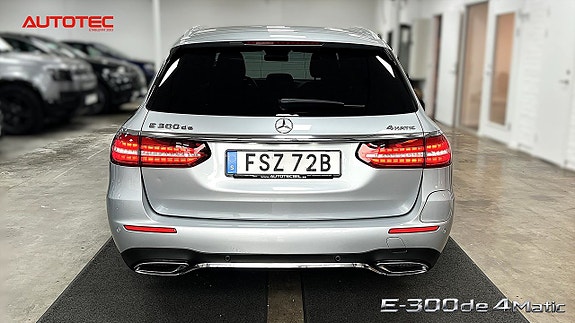 Mercedes-Benz E300 8 of 26