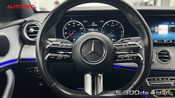 Mercedes-Benz E300 14 of 26