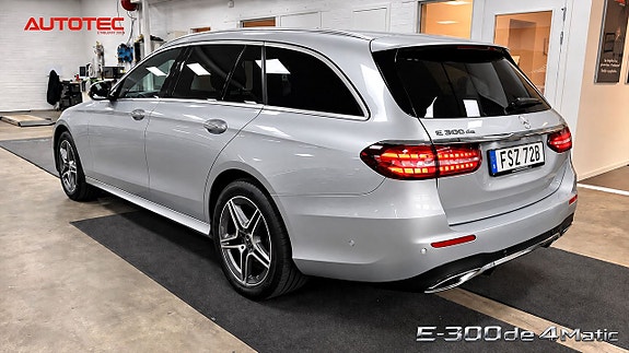 Mercedes-Benz E300 10 of 26