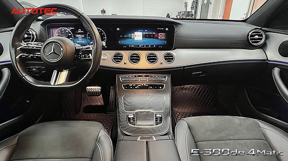 Mercedes-Benz E300 12 of 26